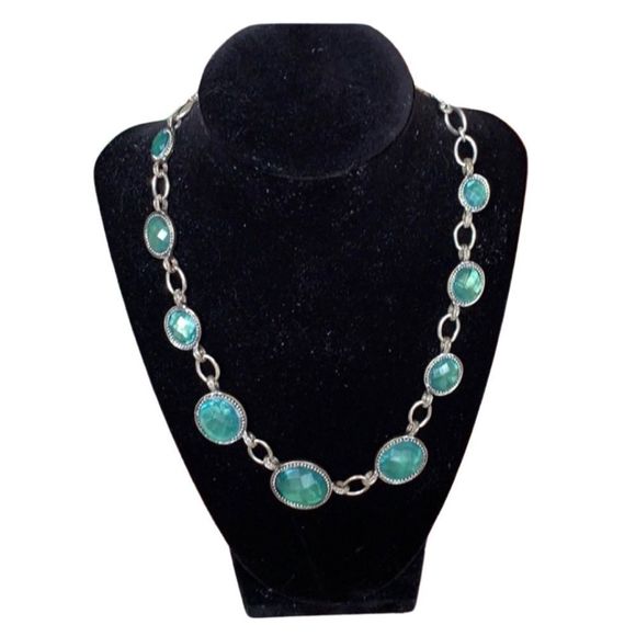 Jewelry - Beautiful necklace